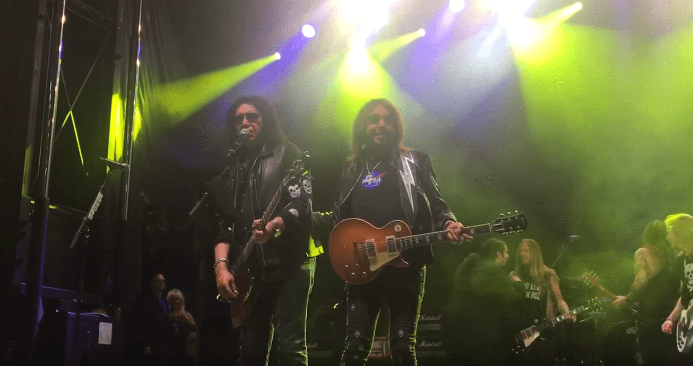 Watch Ace Frehley and Gene Simmons playing together after 16 years
