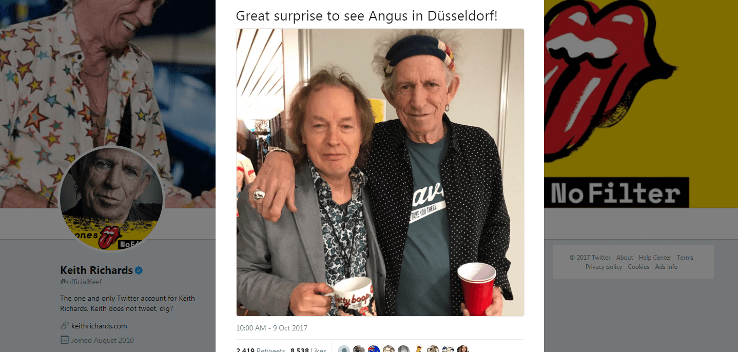 Angus Young visits Rolling Stones backstage on Germany