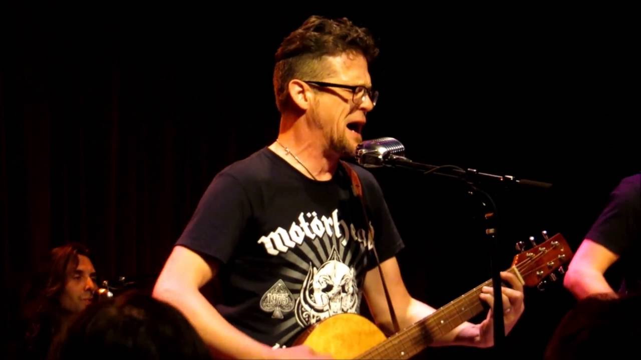 Jason Newsted playing Turn The Page