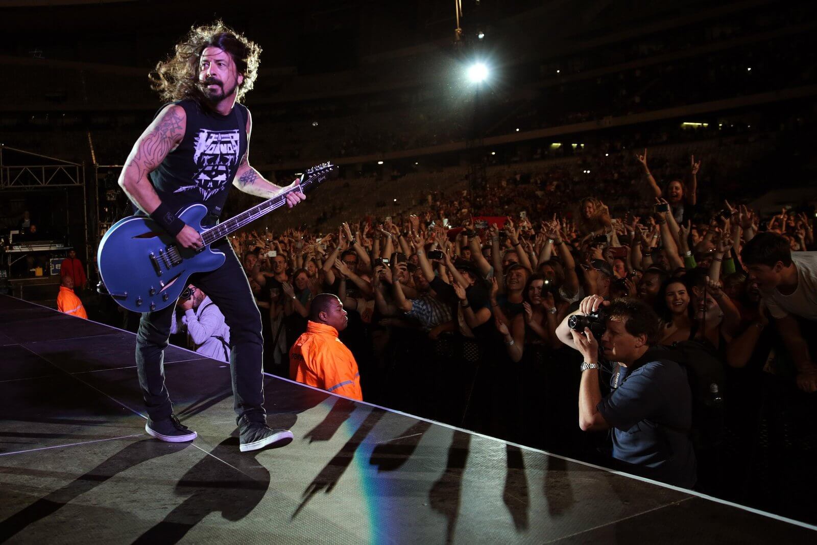 Watch Foo Fighters performing Van Halen’s Jump