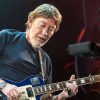Chris Rea collapses in the middle of the concert
