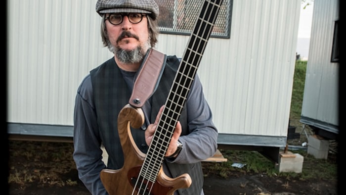 Les Claypool with the bass