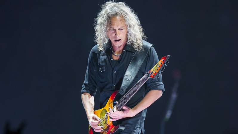 Kirk Hammet playing guitar
