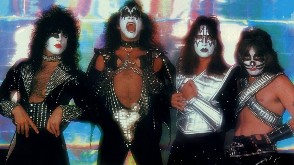 Kiss classic formation