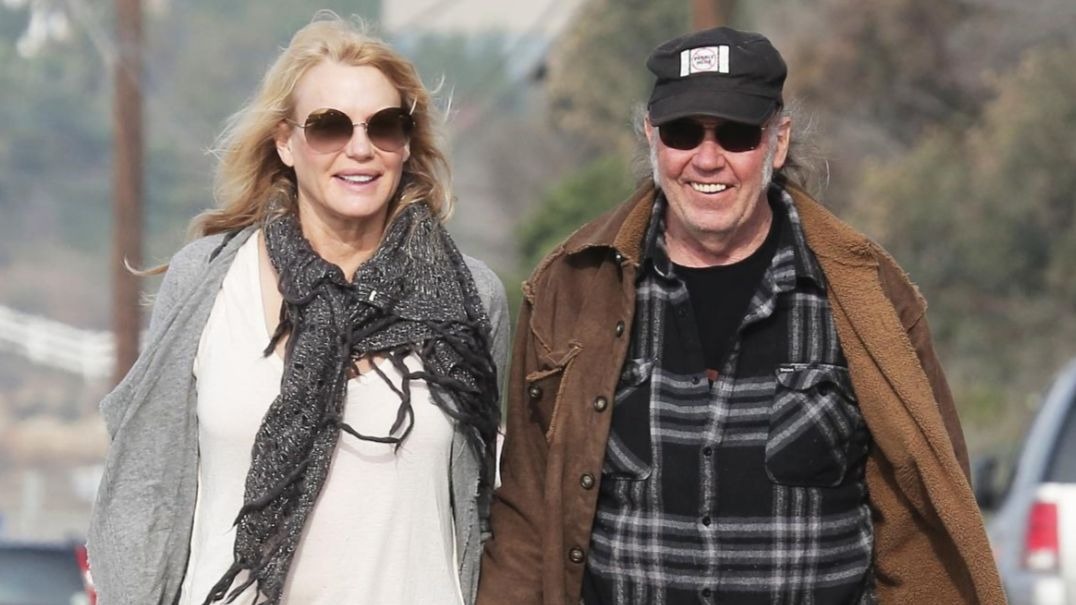 Daryl hannah neil young