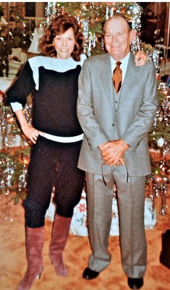 Karen Carpenter and her father in the 1982 christmas