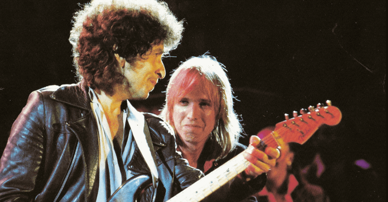 Watch Bob Dylan singing “Learning To Fly” as tribute to Tom Petty (2) (1)