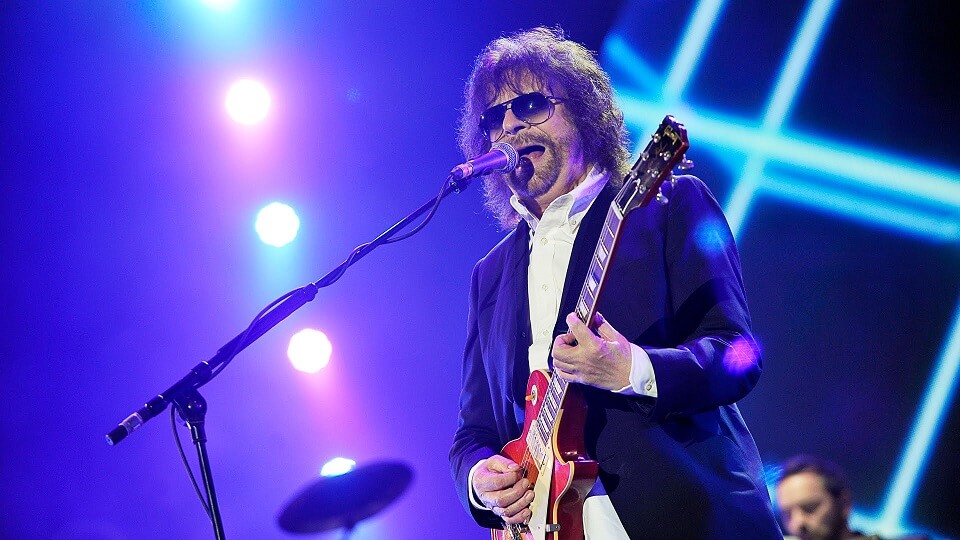 Watch Jeff Lynne's ELO performing “Telephone Line” at Wembley Stadium