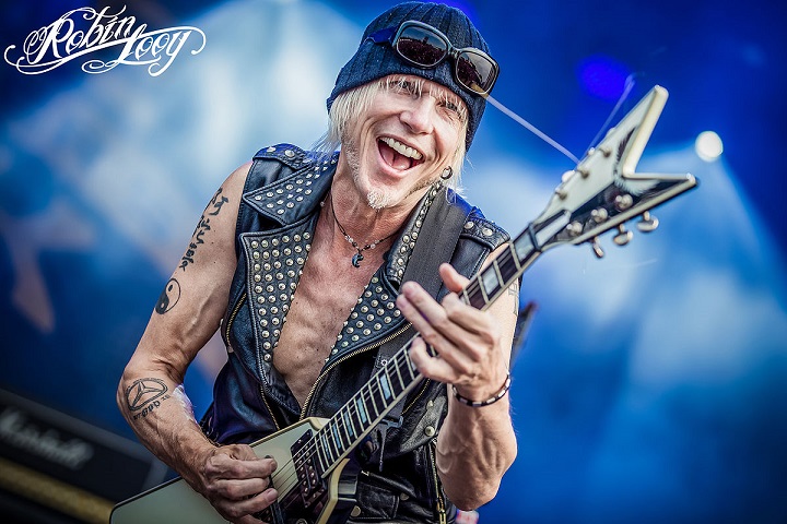 Michael Schenker playing the guitar