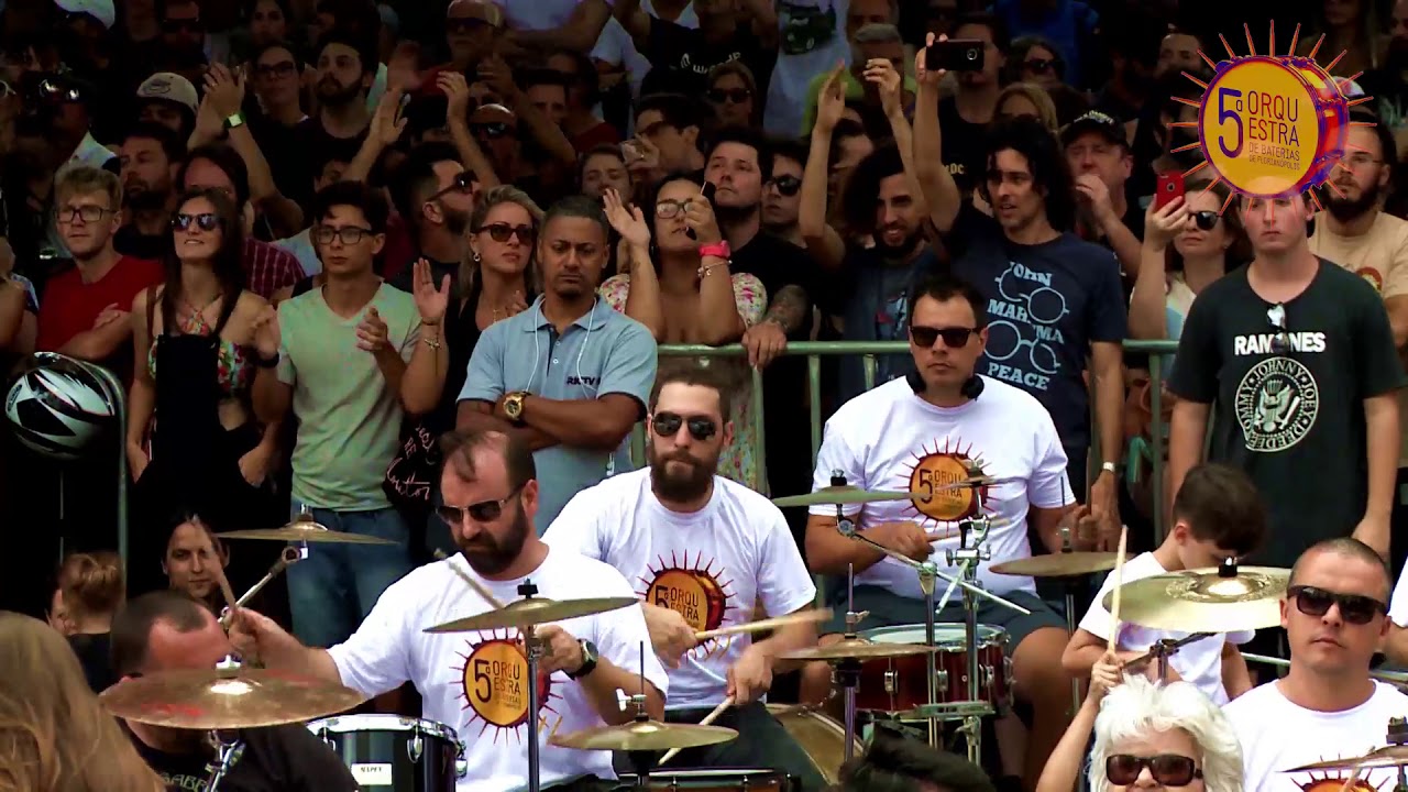 See 350 drummers playing Sabbath's Heaven And Hell at the same time