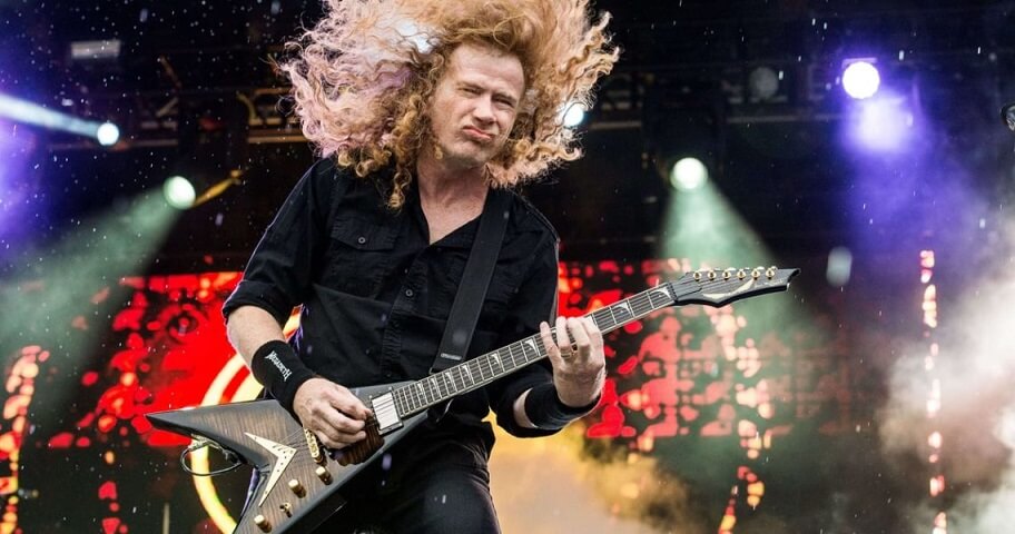 Dave Mustaine playing guitar