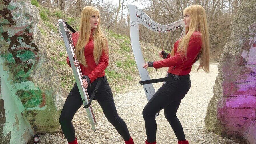 Harp Twins performing Dio