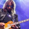 Ace Frehley playing gibson les paul