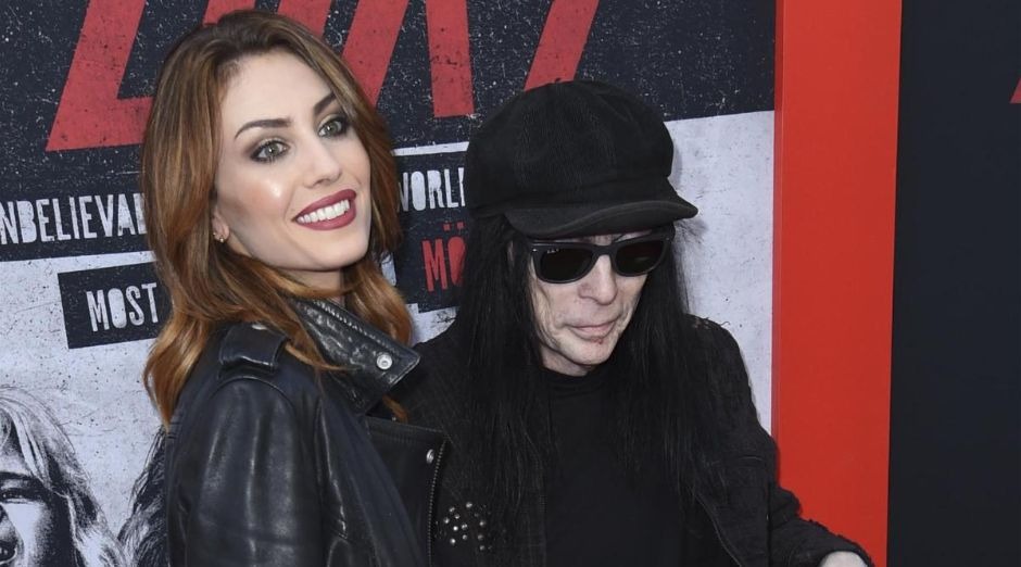 Who is mick mars wife