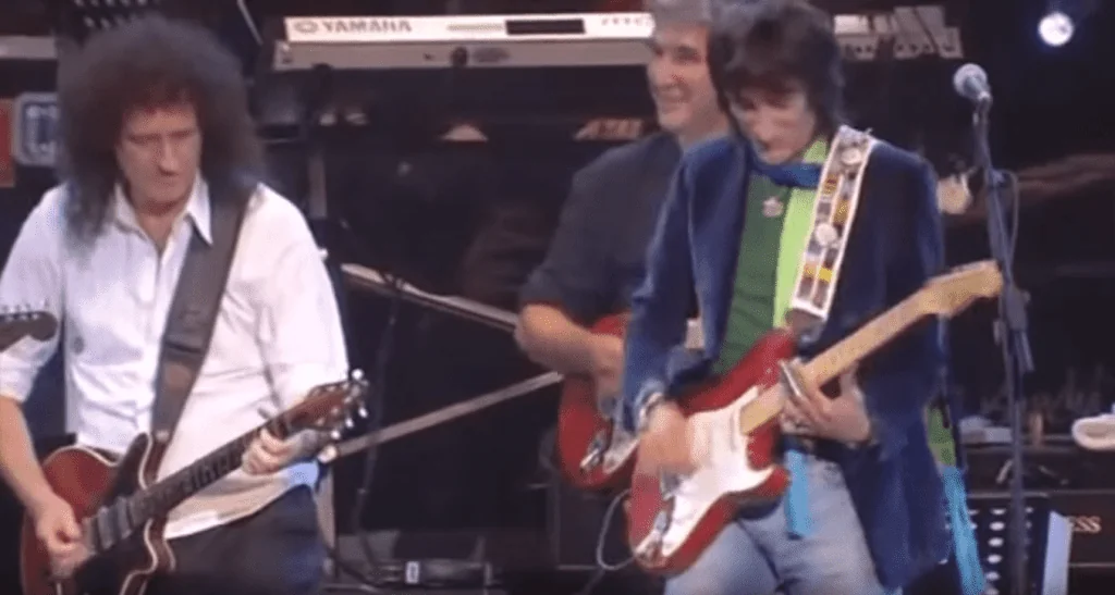 Brian May and Ronnie Wood-min