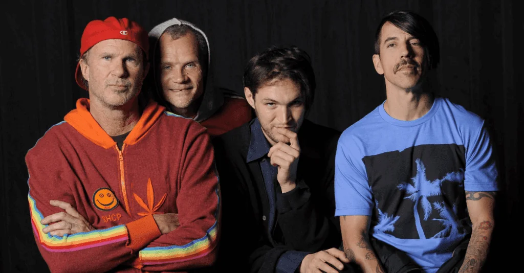 Chili Peppers pays tribute to Tom Petty playing A Face In The Crowd (1)