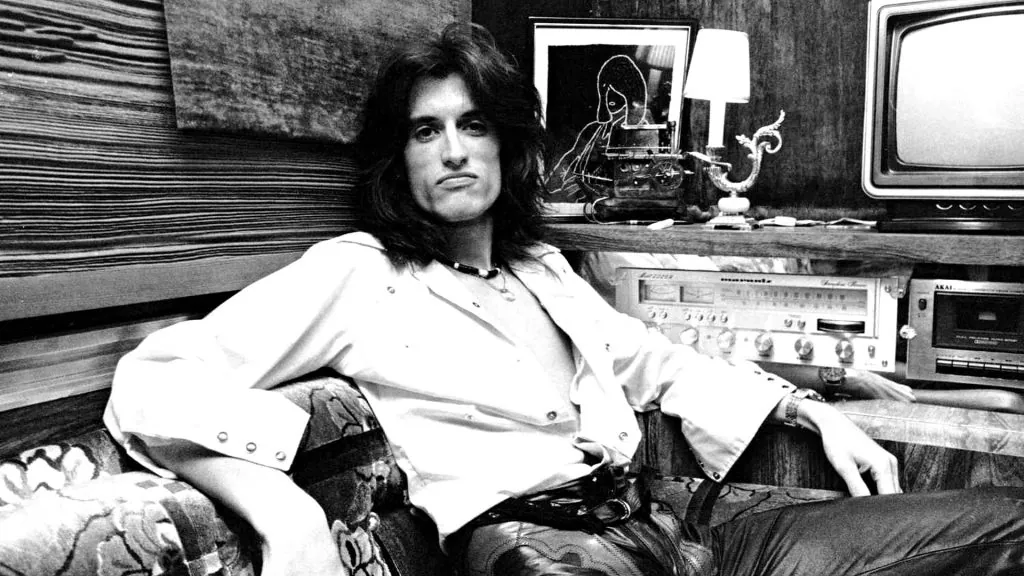 Joe Perry isolated guitar-min