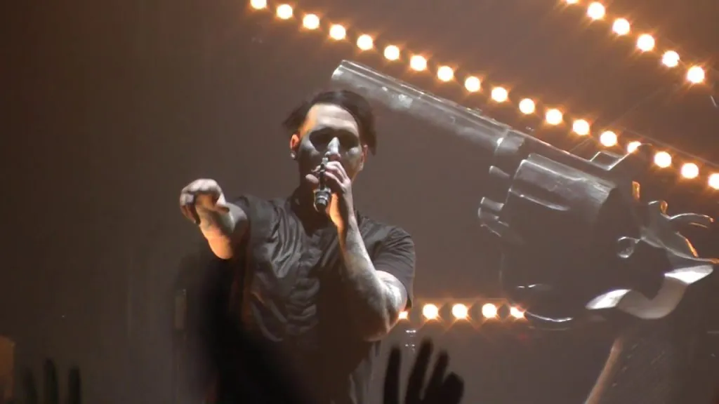 Marilyn Manson gets crushed by stage prop during New York show
