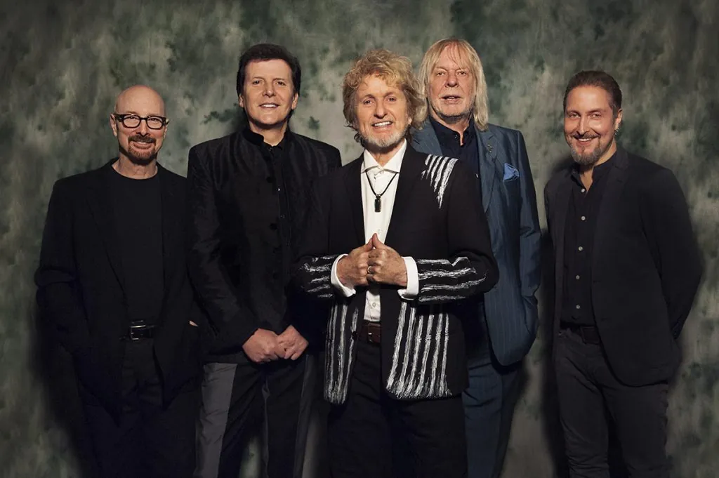 Watch Jon Anderson, Trevor Rabin & Rick Wakeman performing YES songs