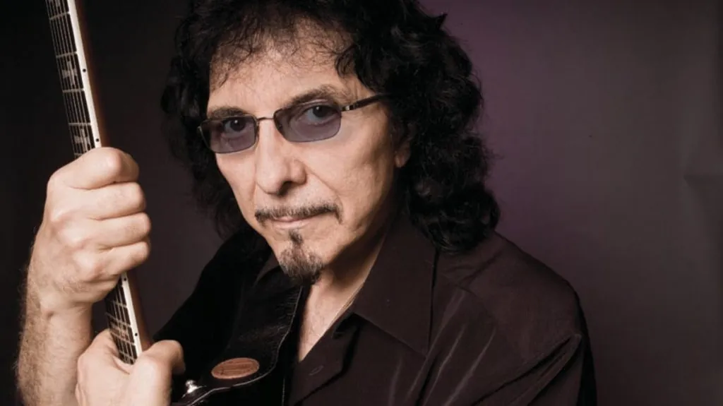 Hear Tony Iommi's isolated guitar track on War Pigs