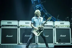 Rick Parfitt Status Quo performing