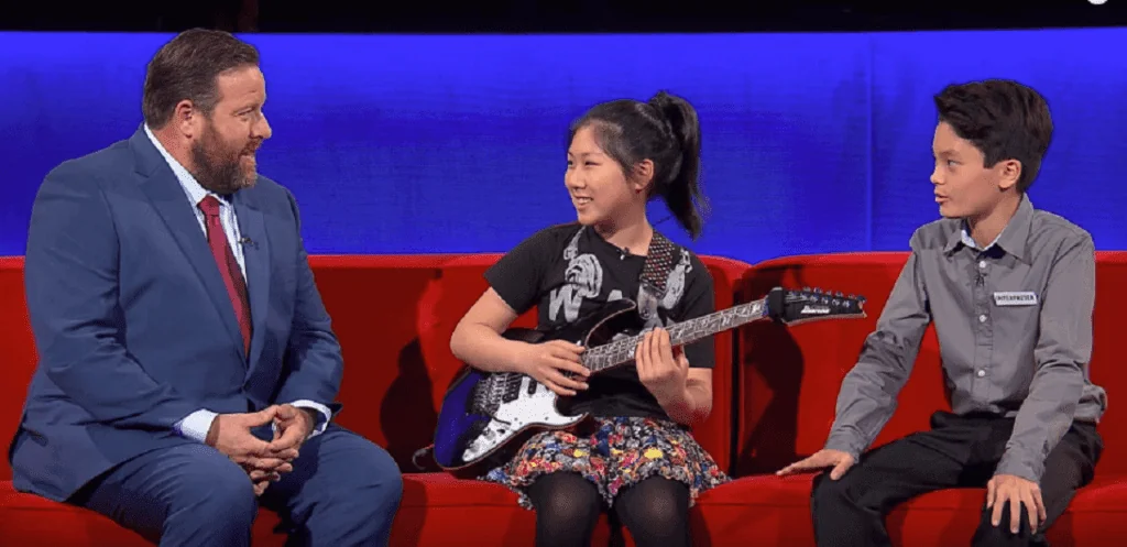 Watch the amazing Li-sa-X performing a ripping guitar solo