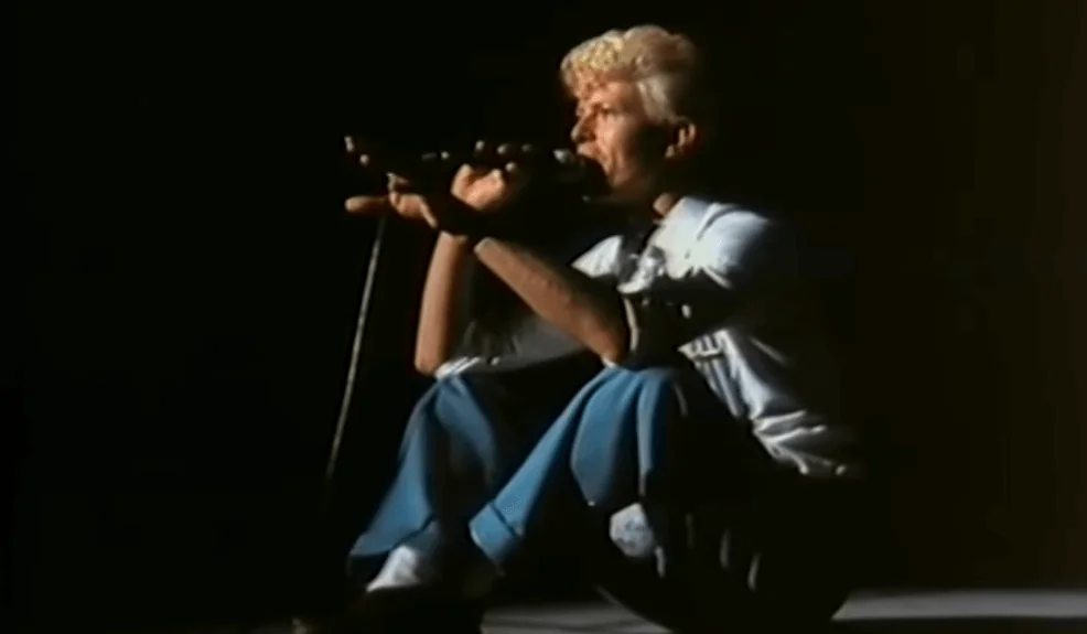 Back In Time: David Bowie sing's John Lennon's Imagine