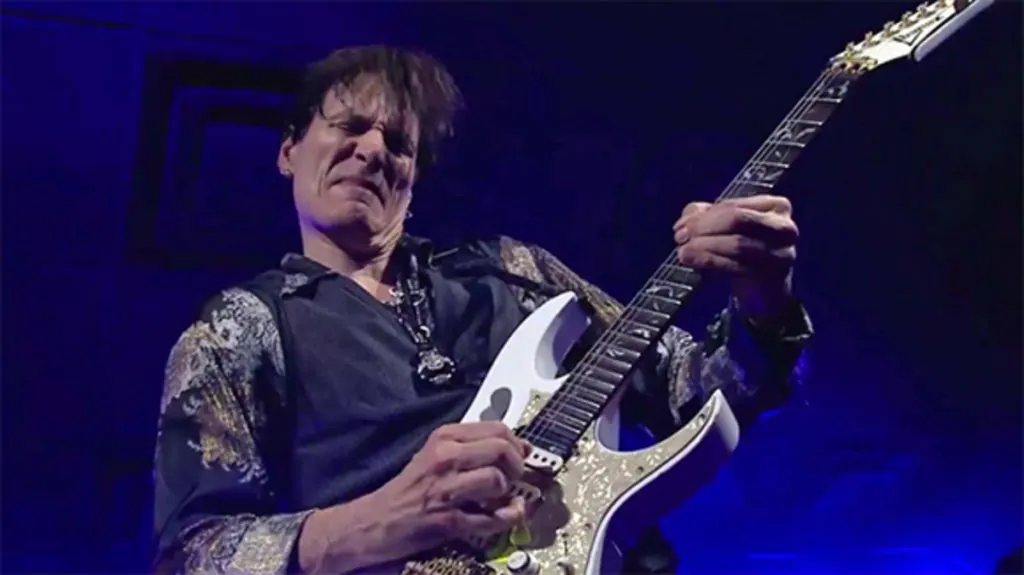 Steve Vai reveals how he mastered string bending
