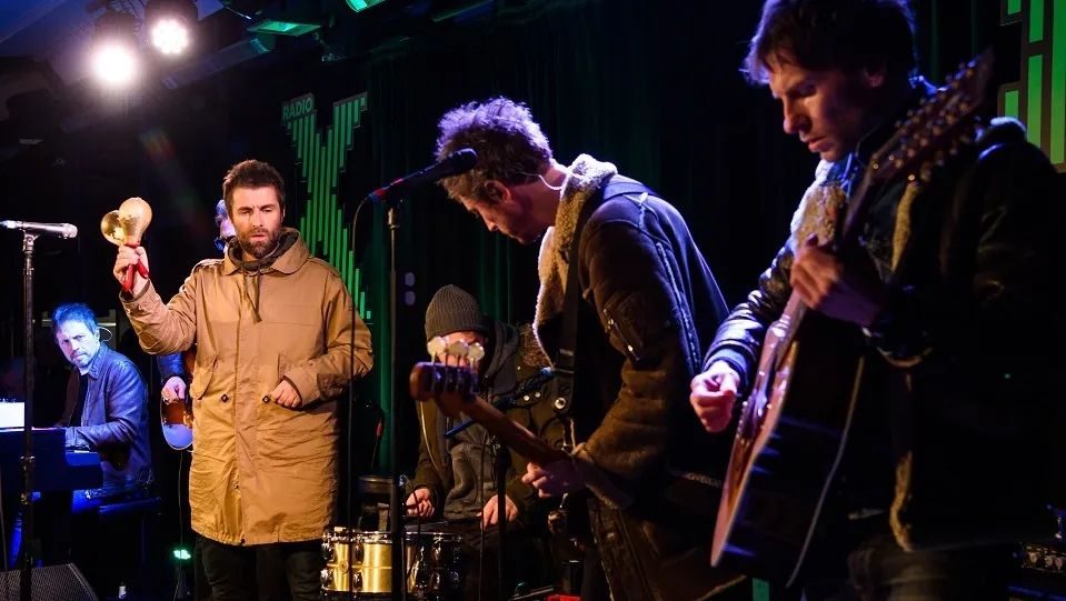 Liam Gallagher makes acoustic version of Some Might Say on London roof