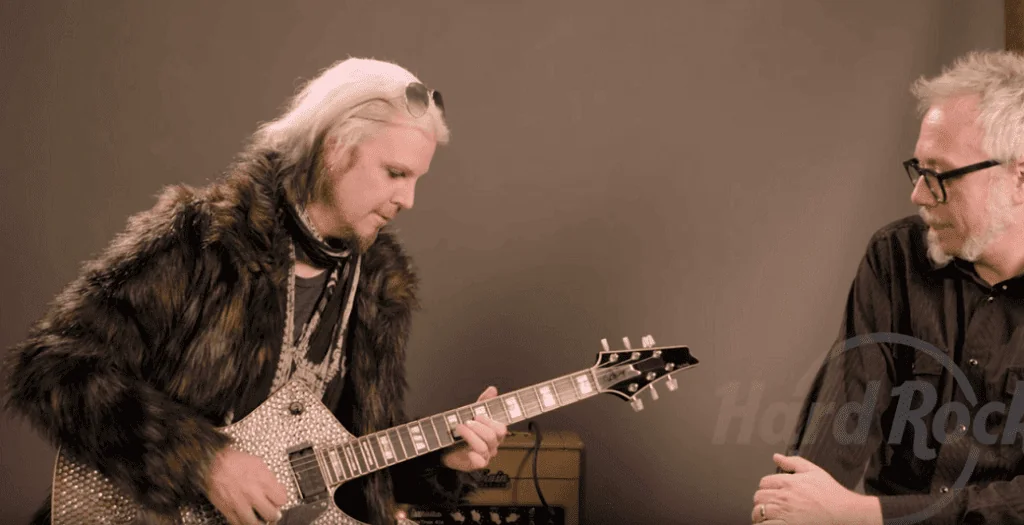 John 5 plays Kiss