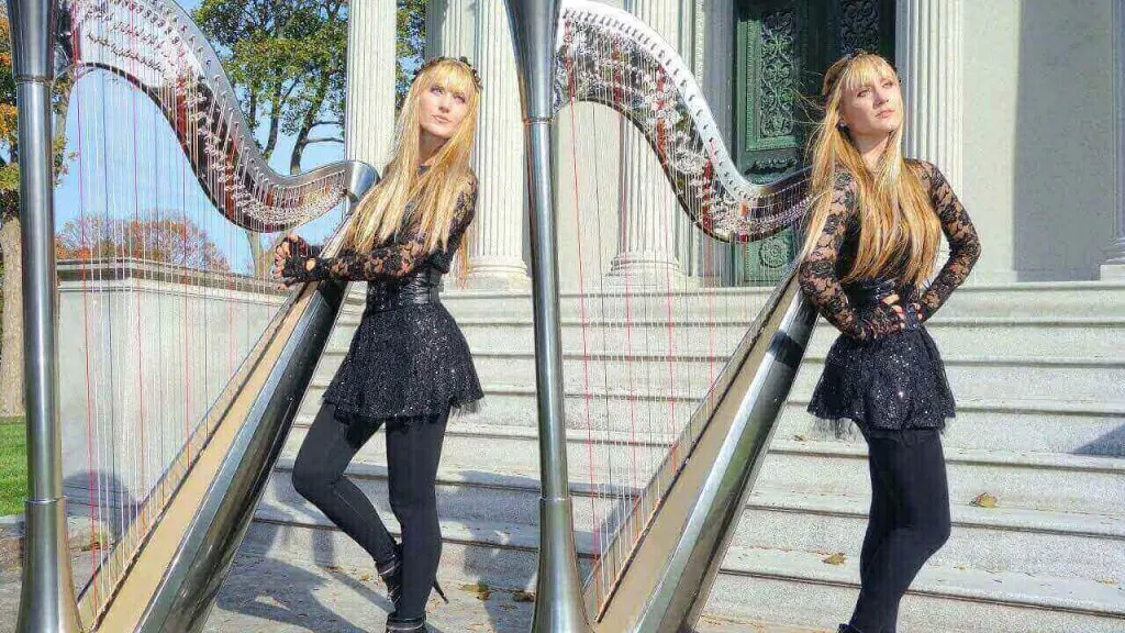 Watch The Harp Twins Performing Metallica's Fade To Black