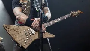 Wood guitar metallica
