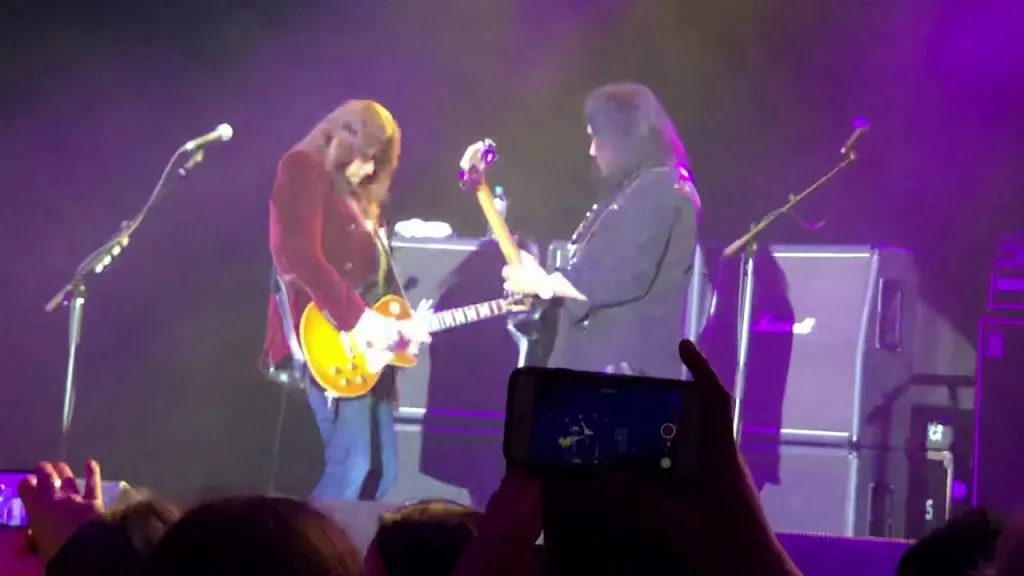 Ace Frehley and Gene Simmons playing together