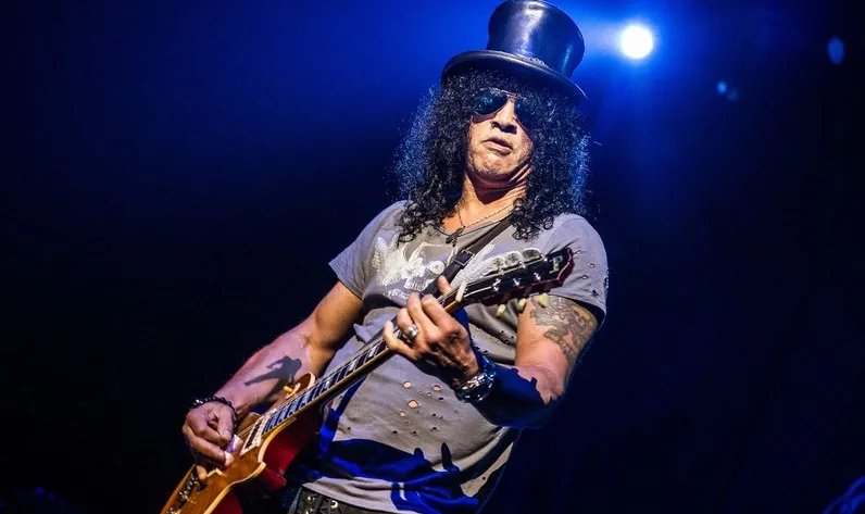Slash playing guitar