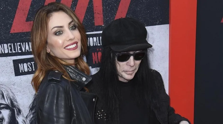 Who is mick mars wife
