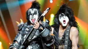Kiss 2020
